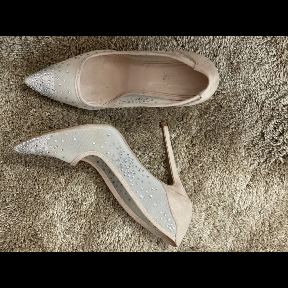 Heels - Picture 2 of 3